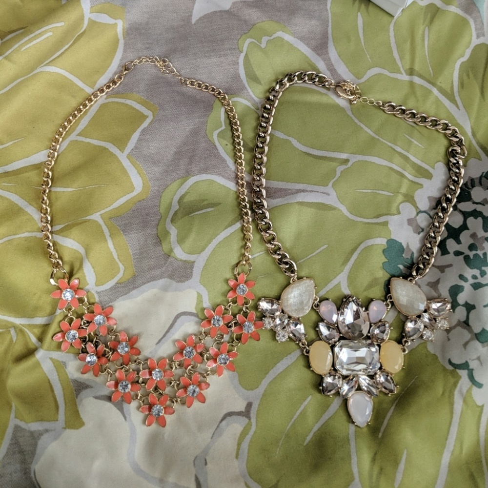 Statement necklace